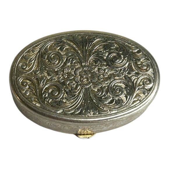 Vintage Souvenir Trinket Pill Box Oval Gold Tone Tower of London Tower Bridge - Picture 6 of 10